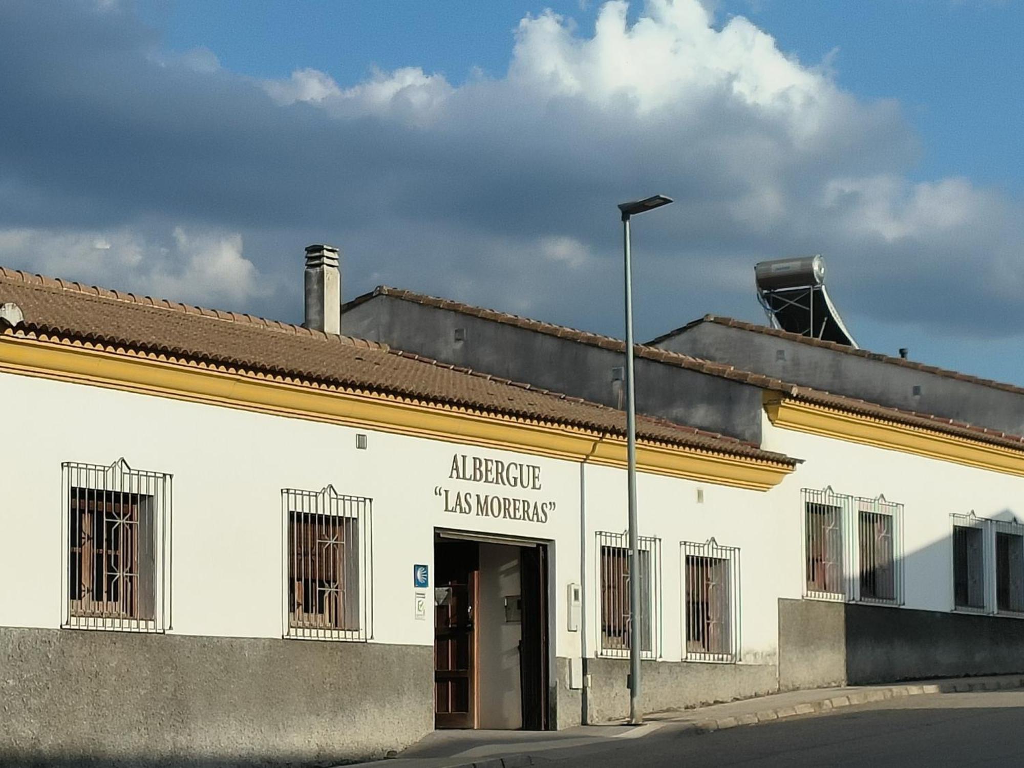 Albergue Las Moreras Монестерио Экстерьер фото